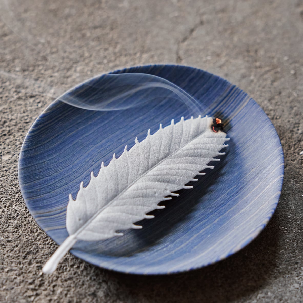 Leaf - incense - Ginger - HEJI Rituals | Luxury Healing Space