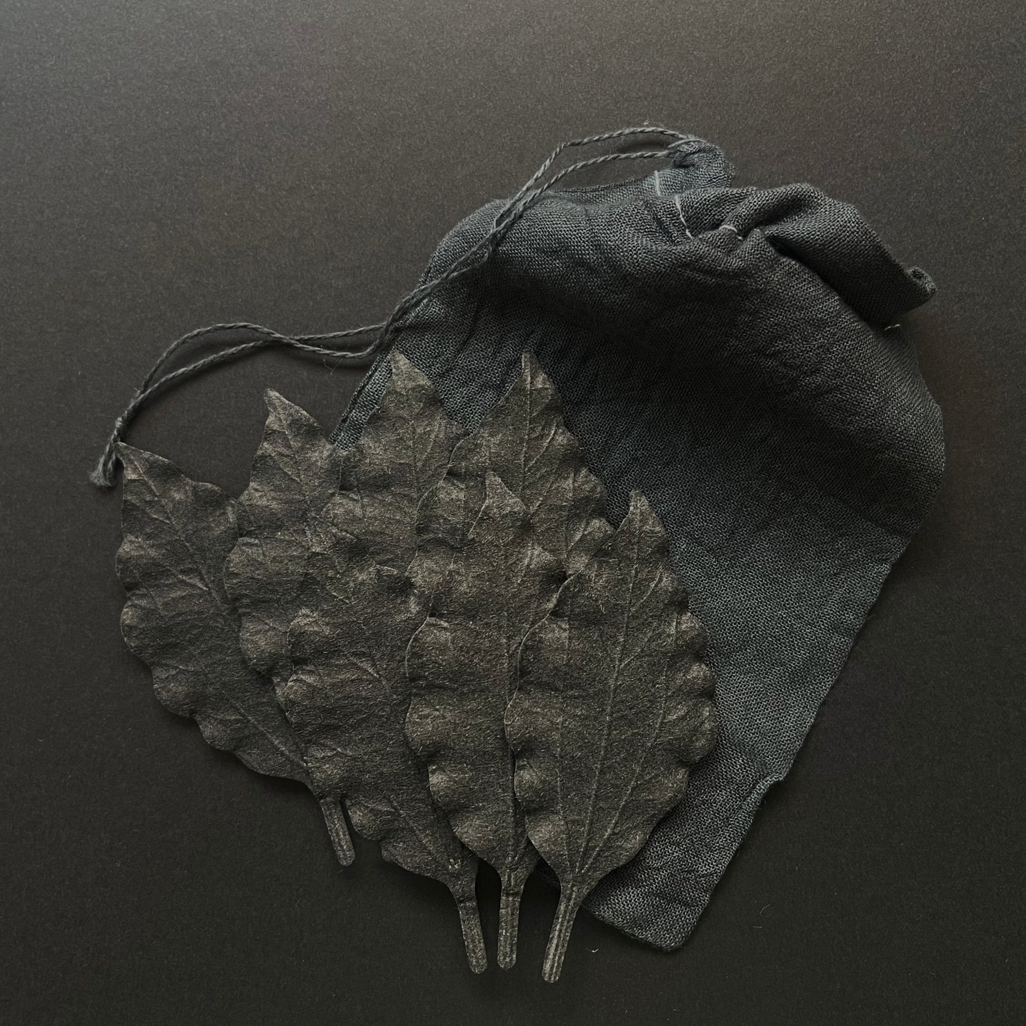 Leaf - incense - sleep - HEJI Rituals | Luxury Healing Space