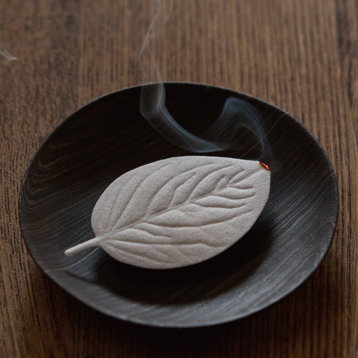 Leaf - incense - White Floral - HEJI Rituals | Luxury Healing Space